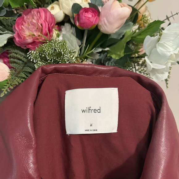 Wilfred The Ganna Shirt Jacket, from Aritzia. Size Medium. - Picture 3 of 3